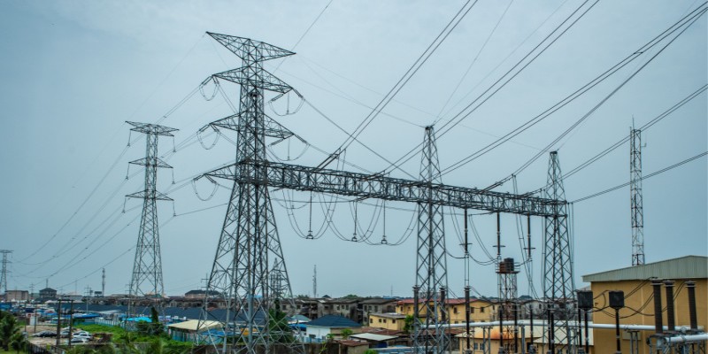 Man electrocuted stealing transformer cables